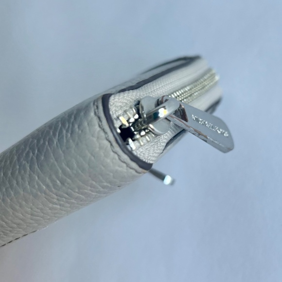 Michael Kors Grey Pebble Genuine Leather Zip Around Wallet - Picture 12 of 15